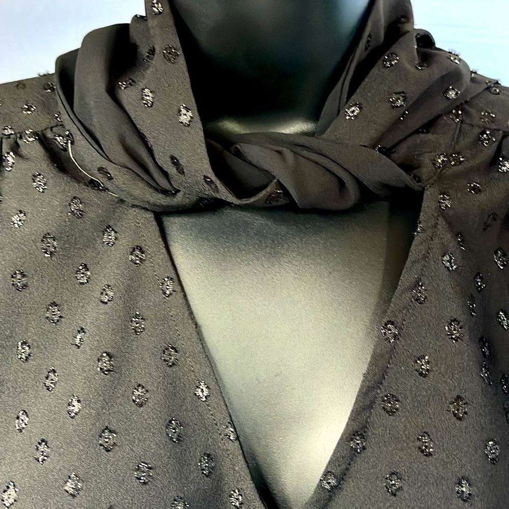 Michael Michael Kors
Women's Black Career
Blouse Shimmery Dots Tie/ bow Size M